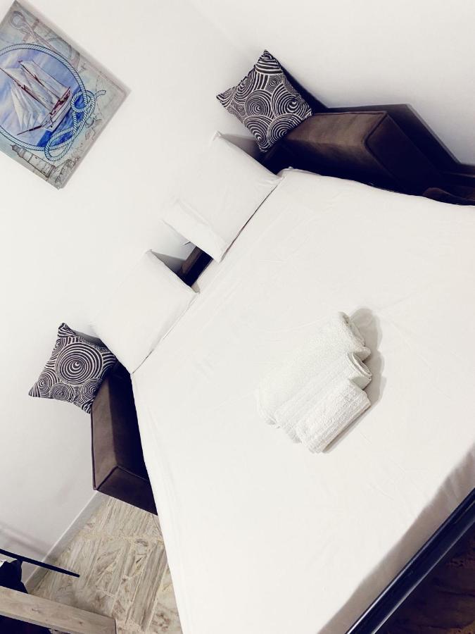 Dimora Di Giada Apartment Бриндизи Екстериор снимка
